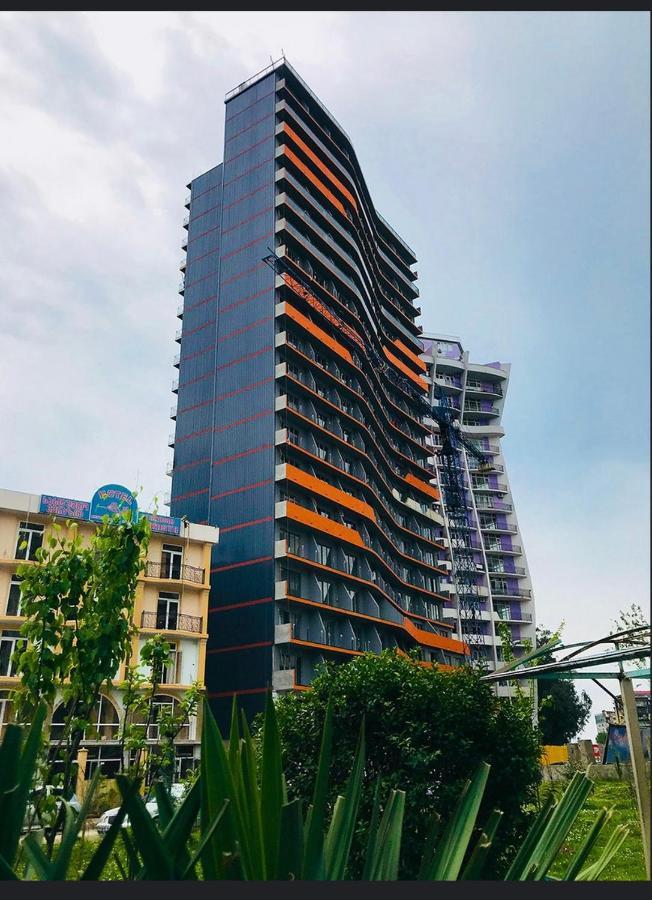 Orange Batumi Travel Apartment ภายนอก รูปภาพ