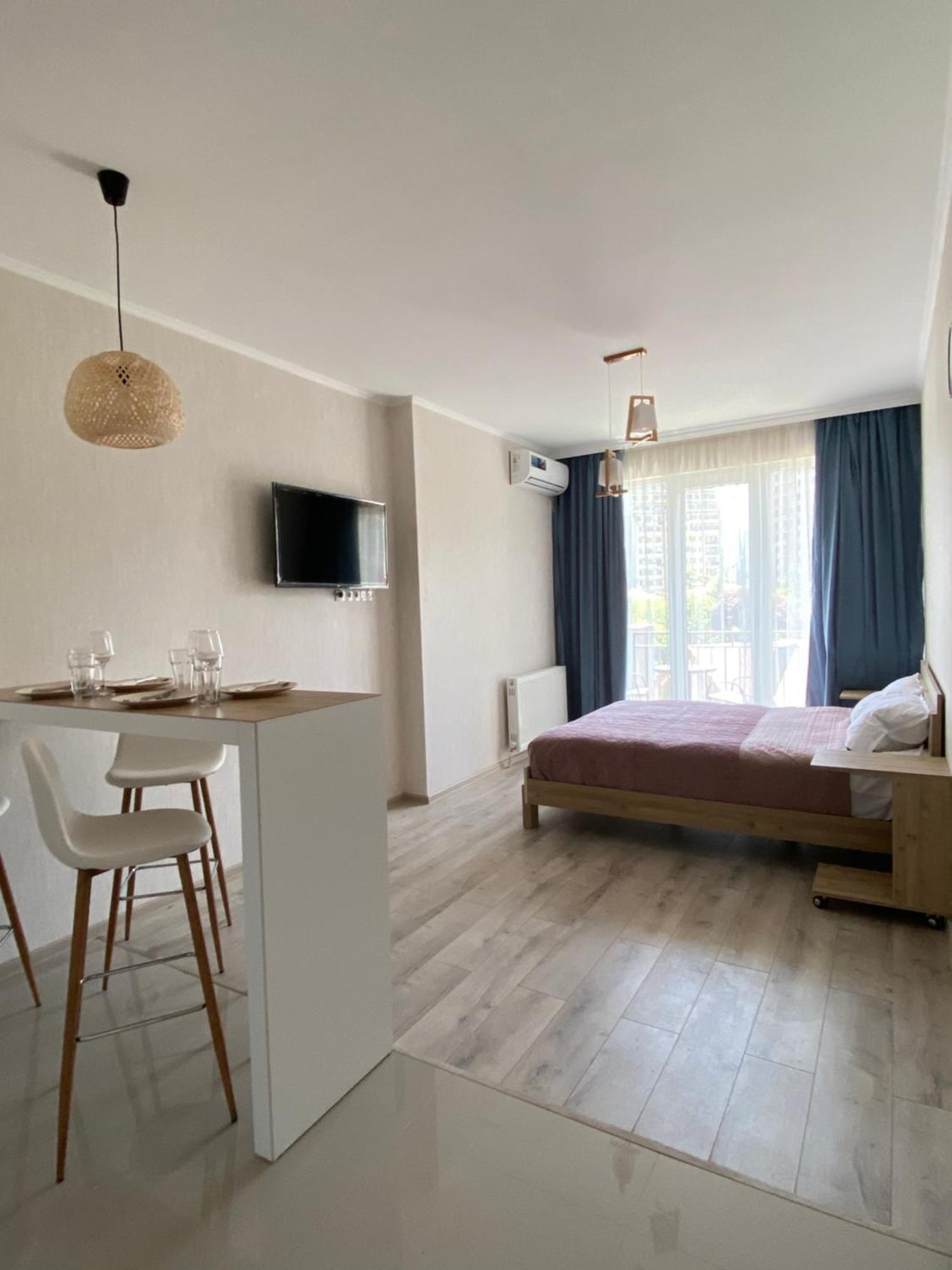 Orange Batumi Travel Apartment ภายนอก รูปภาพ